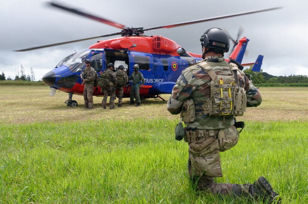 Regimental exercise "Aubert", with the 2nd Marine Infantry Parachute Regiment of FAZSOI (French Armed Forces in the Southern of the Indian Ocean) and the Mauritius Advanced Light Helicopter (Dhruv) of the Police Helicopter Squadron of the Mauritius Police