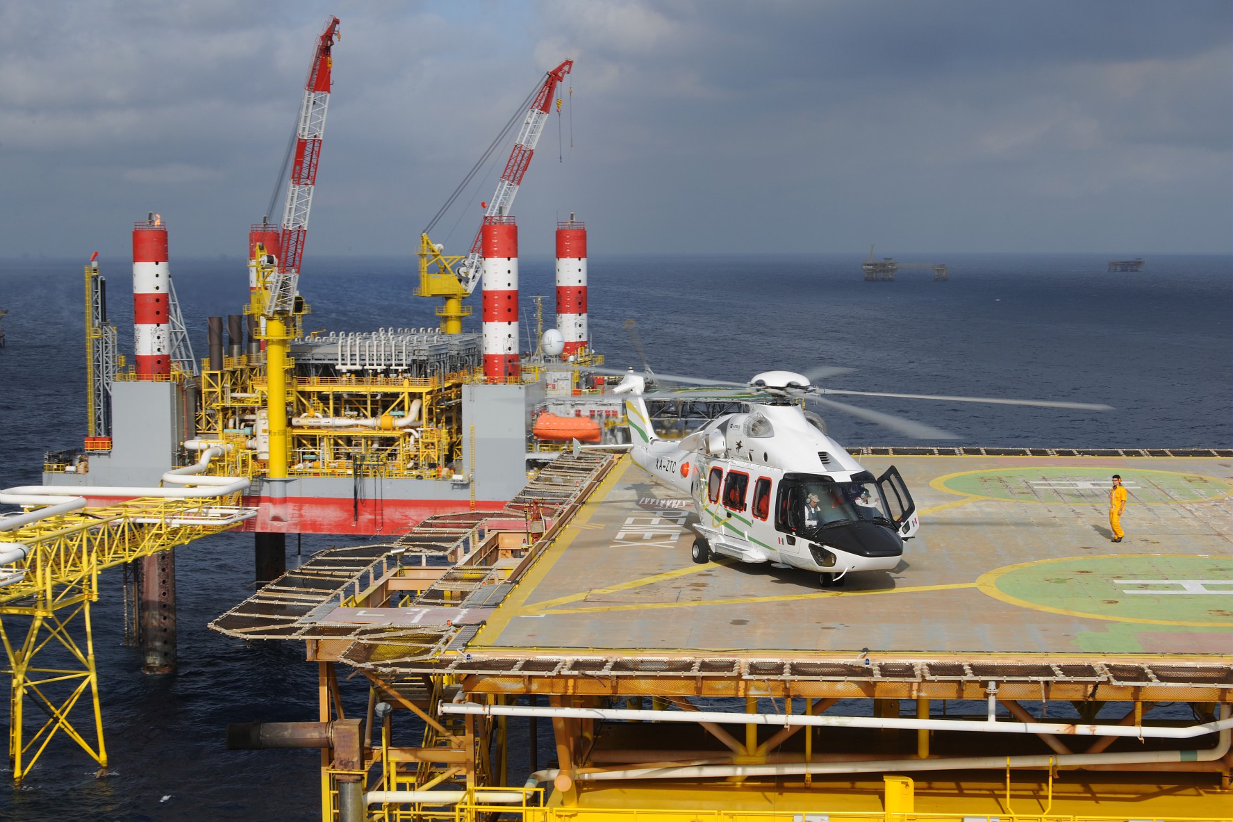 Waypoint reckons that a super medium's cost per seat-mile is less than a heavy Sikorsky S-92's at most radiuses of action, making the lower operating costs of the rotorcraft worth the investment. Airbus Helicopters Photo