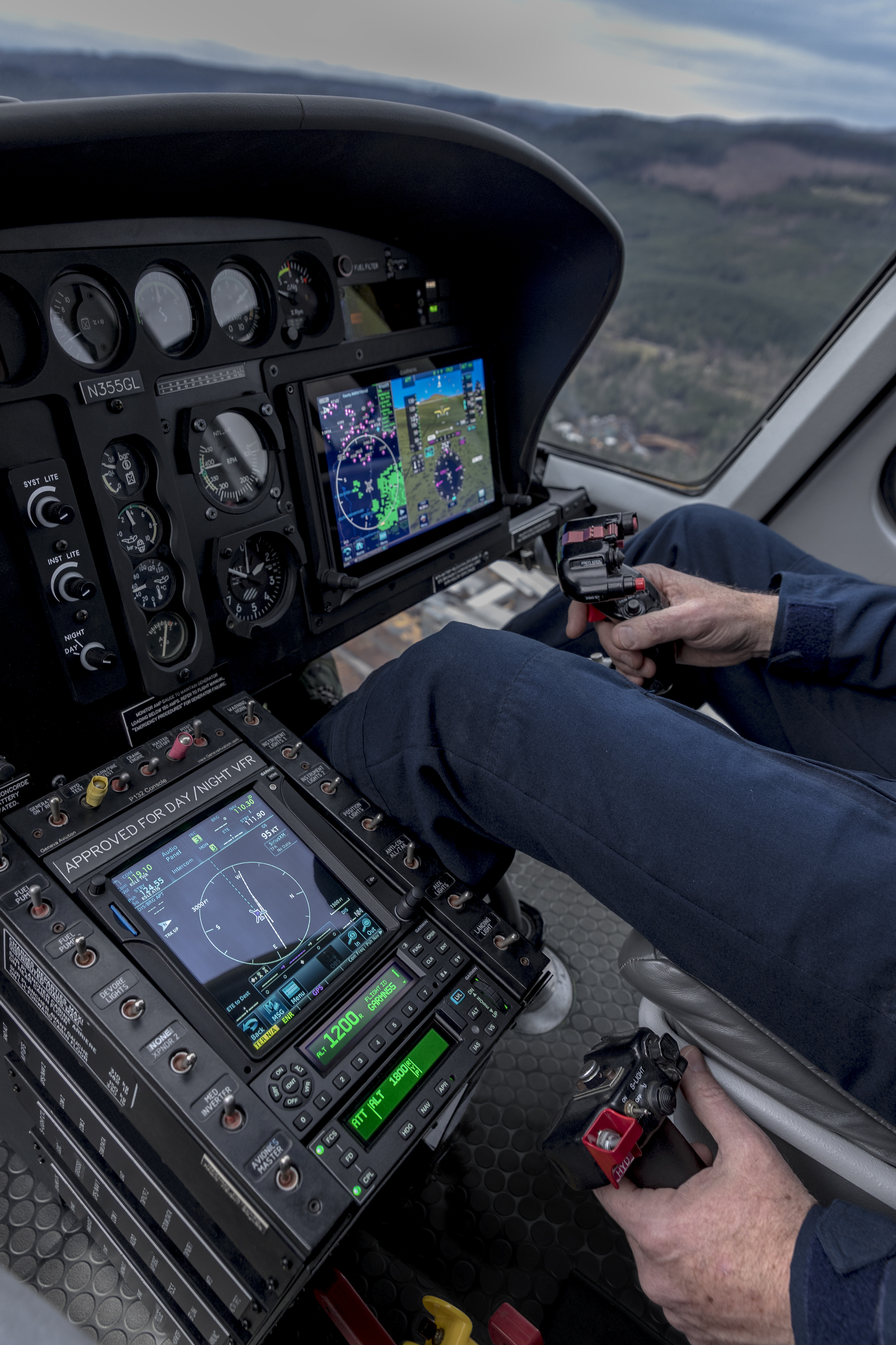 The GFC 600H includes stability augmentation system that provides inputs to help stabilize the helicopter while hand-flying. Garmin Photo