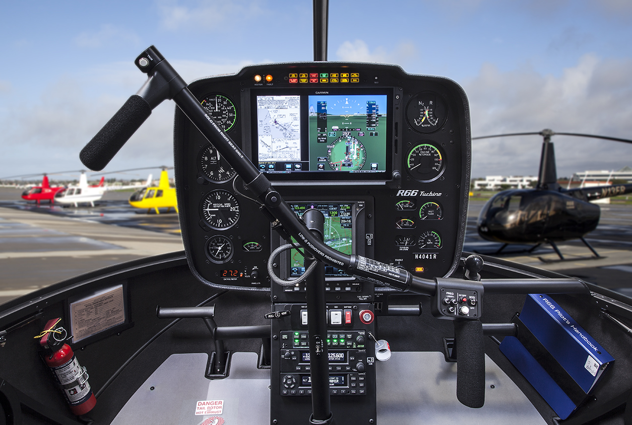 The Garmin Display Unit (GDU) 1060 TXi is a 10.6-inch display installed in Robinson’s large G500H console.