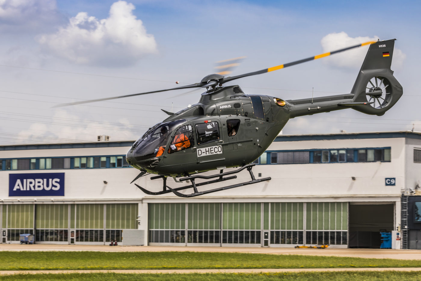 The five H135s join 14 others from the H135 family, which have been in service for training at the Bundeswehr since 2000.