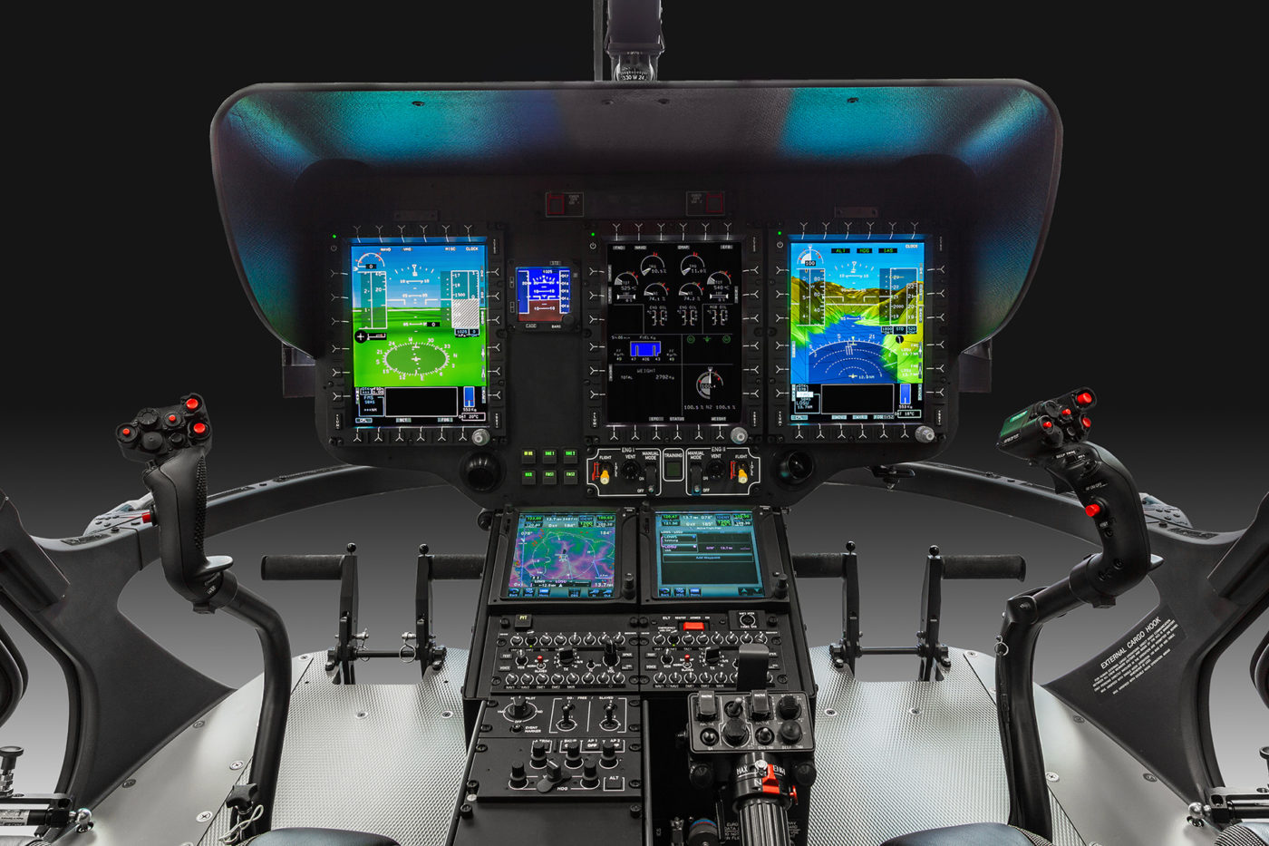 Helionix Step 3 improves the situational awareness of pilots and flight crews, thanks to the new Synthetic Vision System which identifies obstacles.