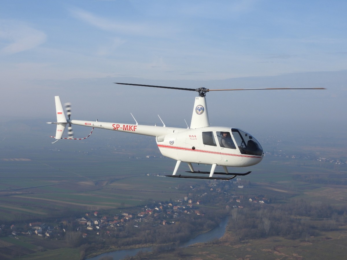 According to PHU Polinar, the more than 70 Robinson helicopters successfully operating in Poland convinced the state the R44 is the right vehicle for its flight training programs. Robinson Photo
