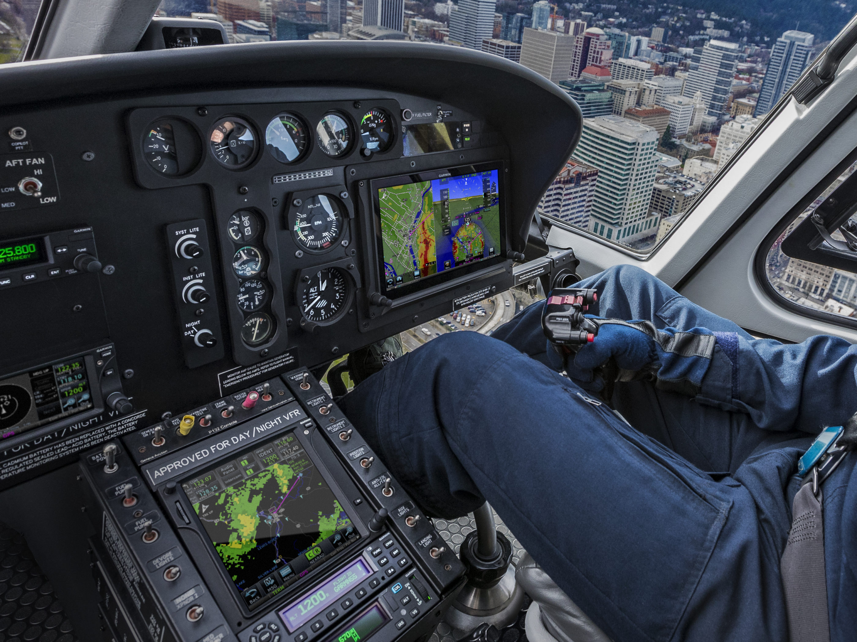 Together, the G500H TXi and GTN offer seamless touchscreen continuity in the cockpit. Garmin Photo