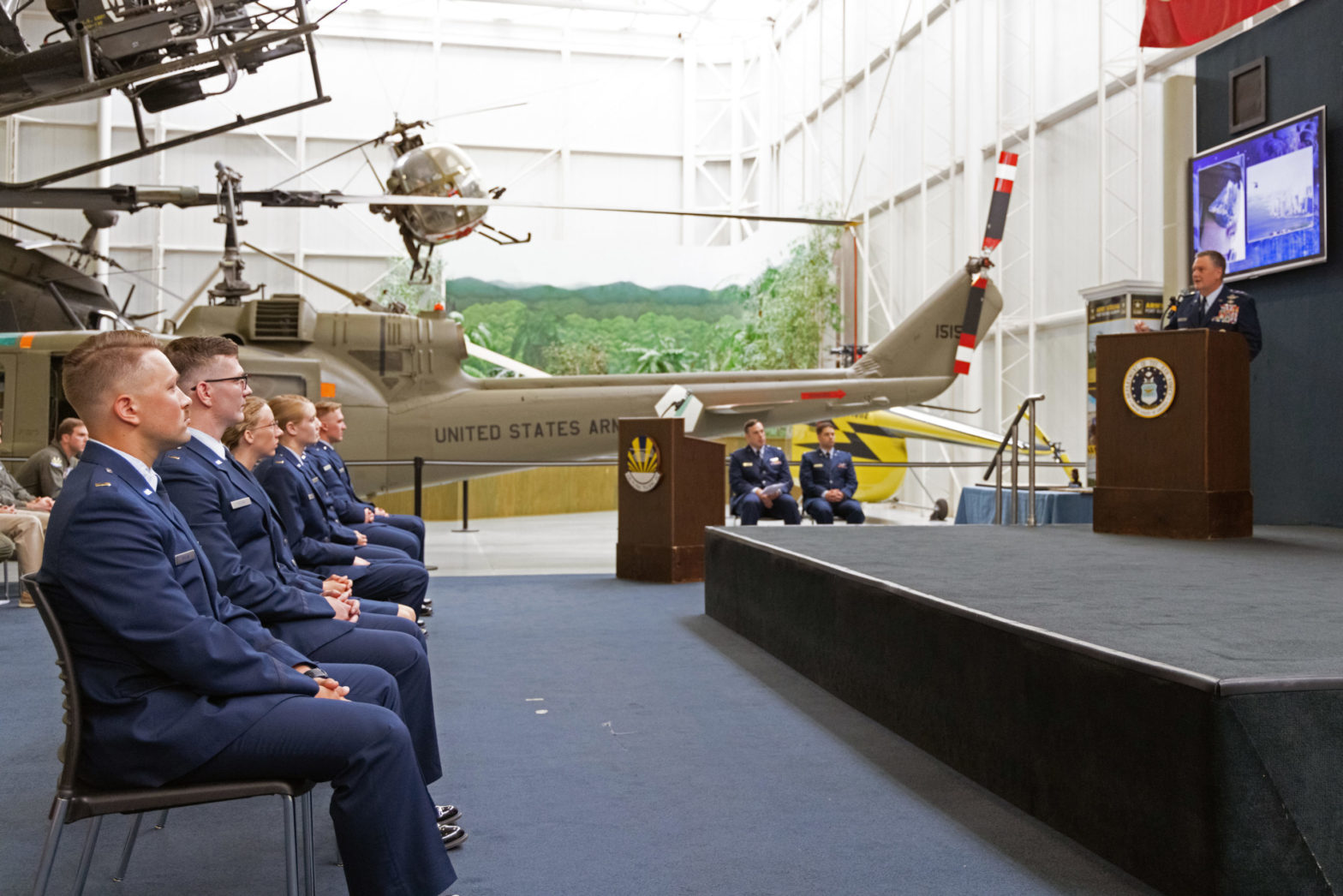 First Pilots Graduate From Helicopter-only Training At Fort Rucker