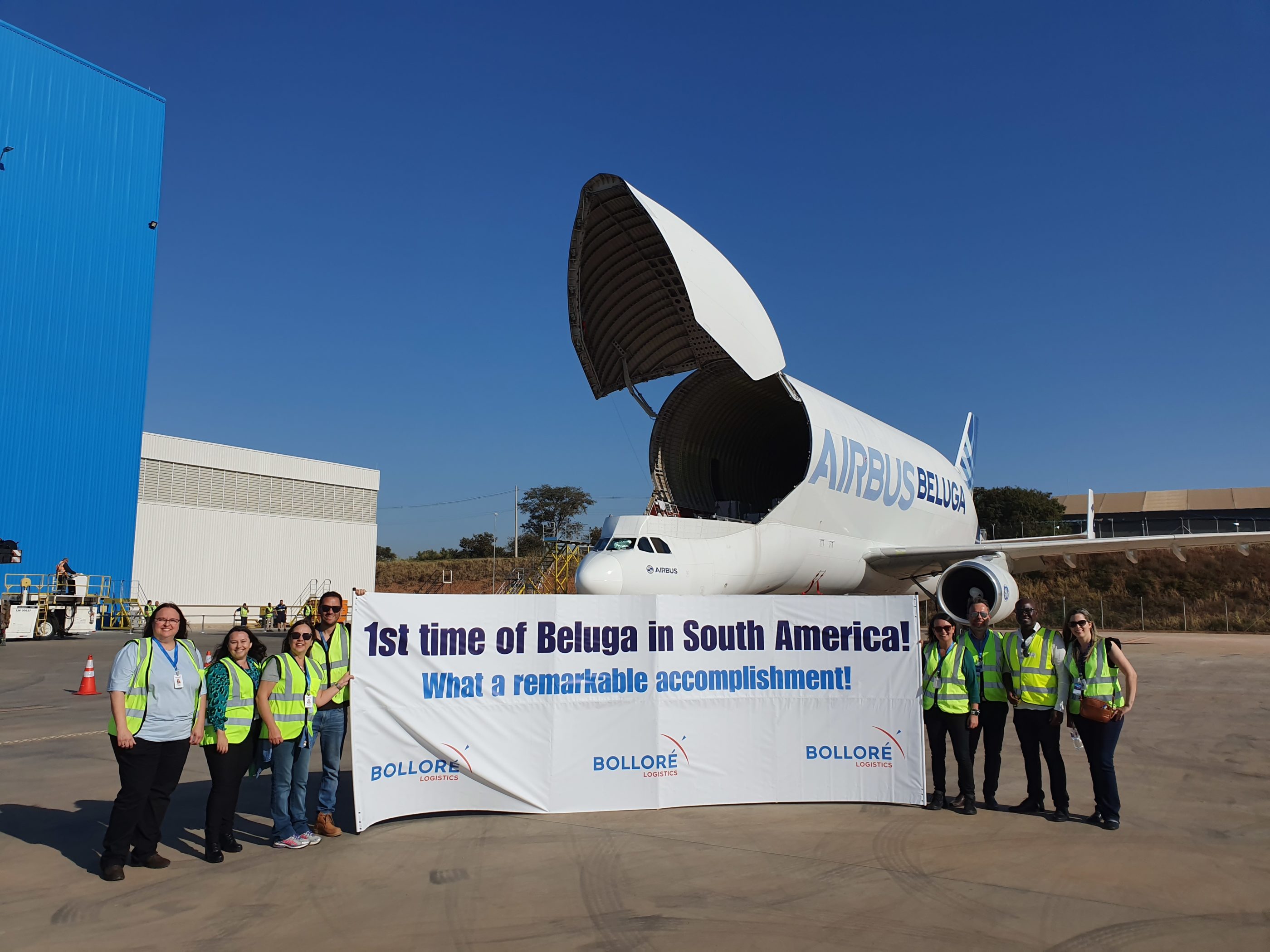 Bolloré Logistics transporta Helibras ACH160 da França para o Brasil com aeronave Beluga