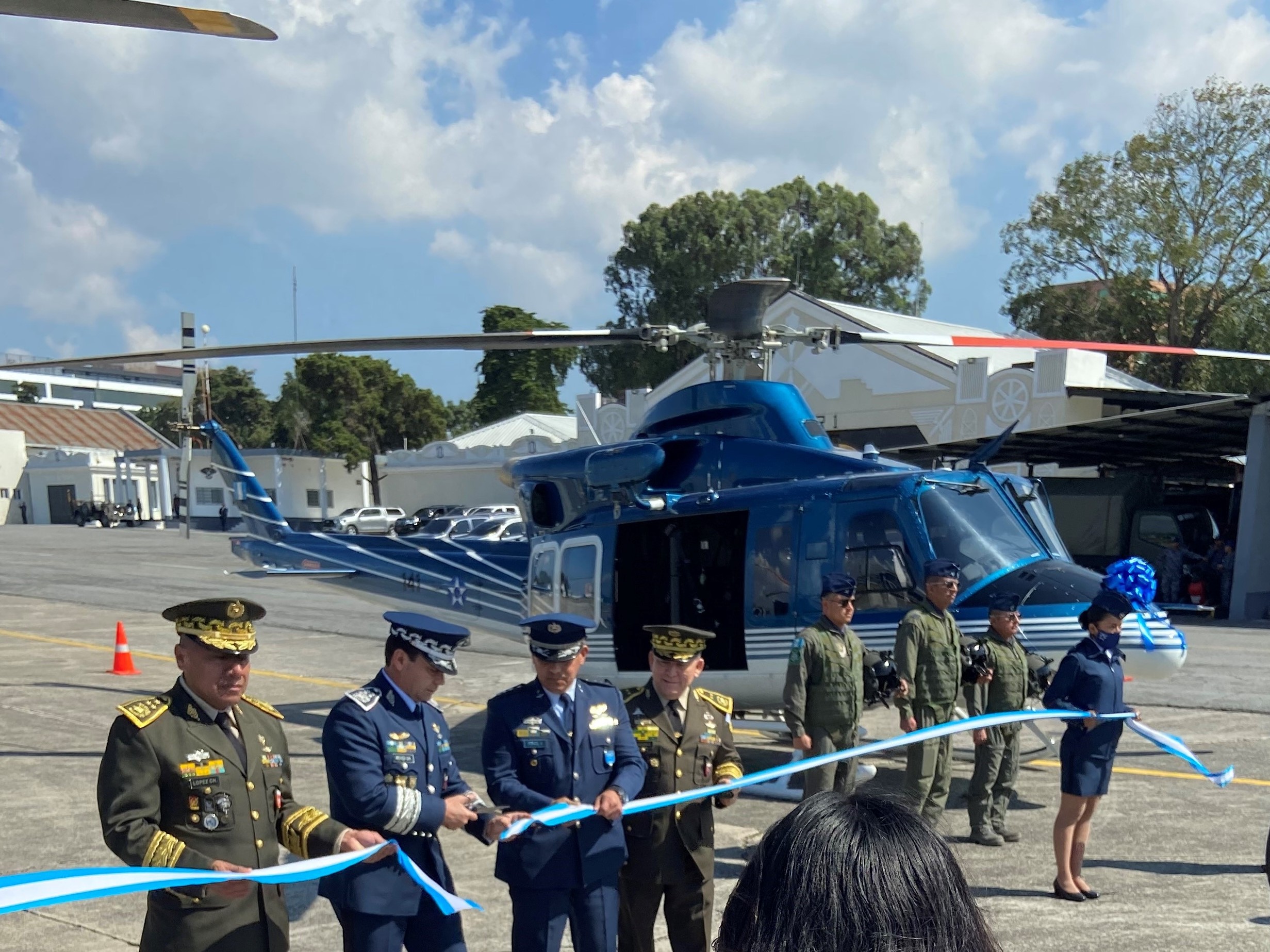 Bell entrega Subaru Bell 412EPX a la Fuerza Aérea de Guatemala