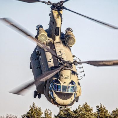 An RNLAF Boeing CH-47 Chinook in a steep nose-down transition to forward flight. From Instagram user daversephotos