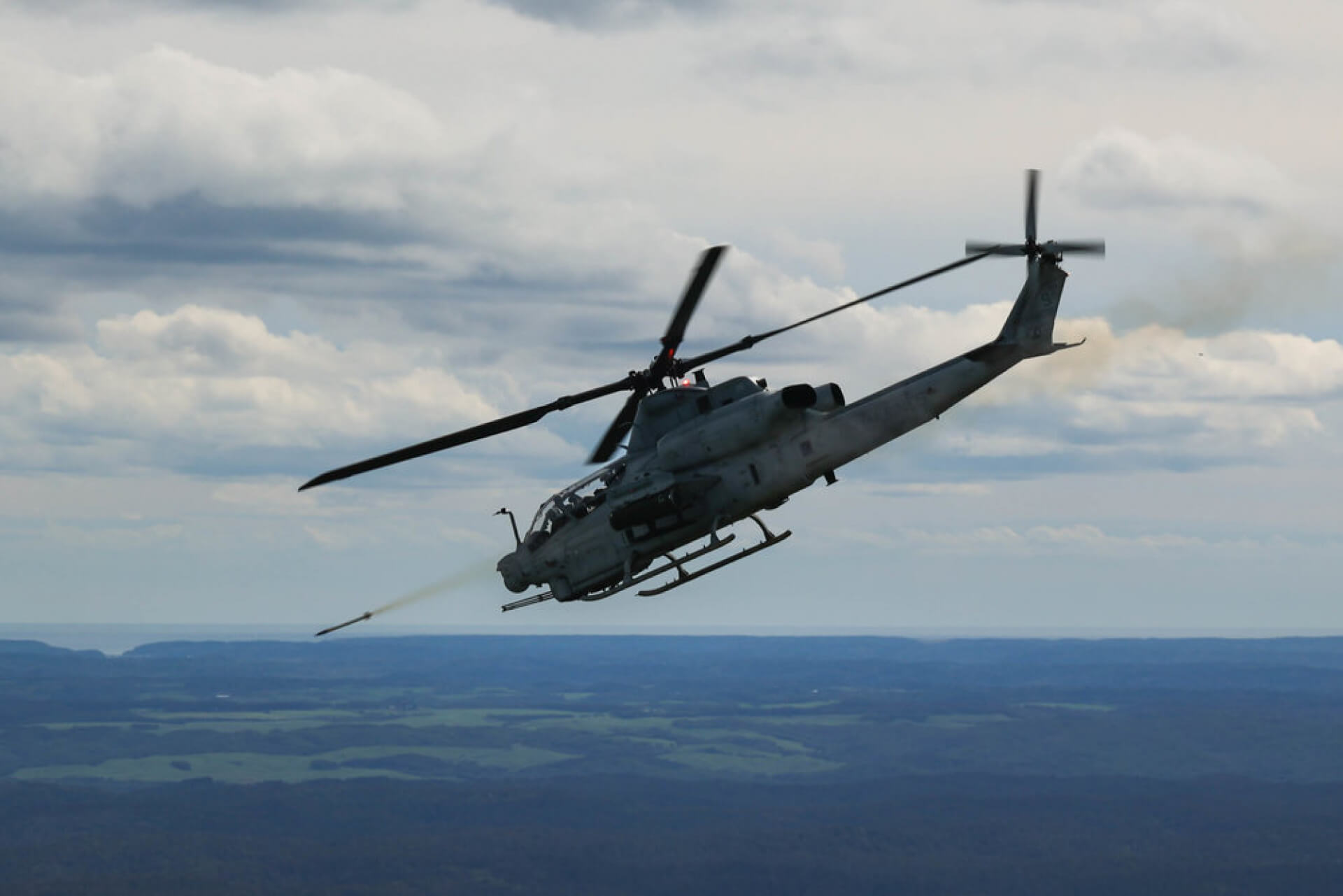 Photo of Slovensko dostane od USA 12 nových útočných vrtuľníkov AH-1Z Viper