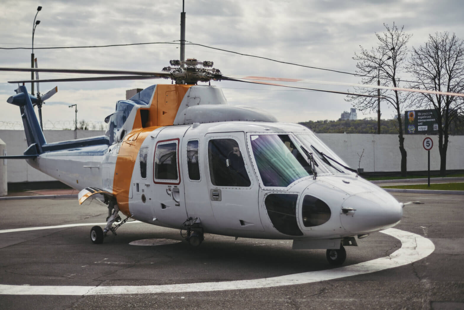 Helijet donates Sikorsky S-76A medical helicopter to Ukraine