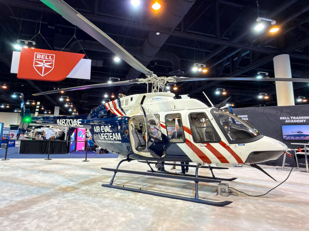 Air Methods signs to purchase 3 Bell 407GXis, accepts delivery of