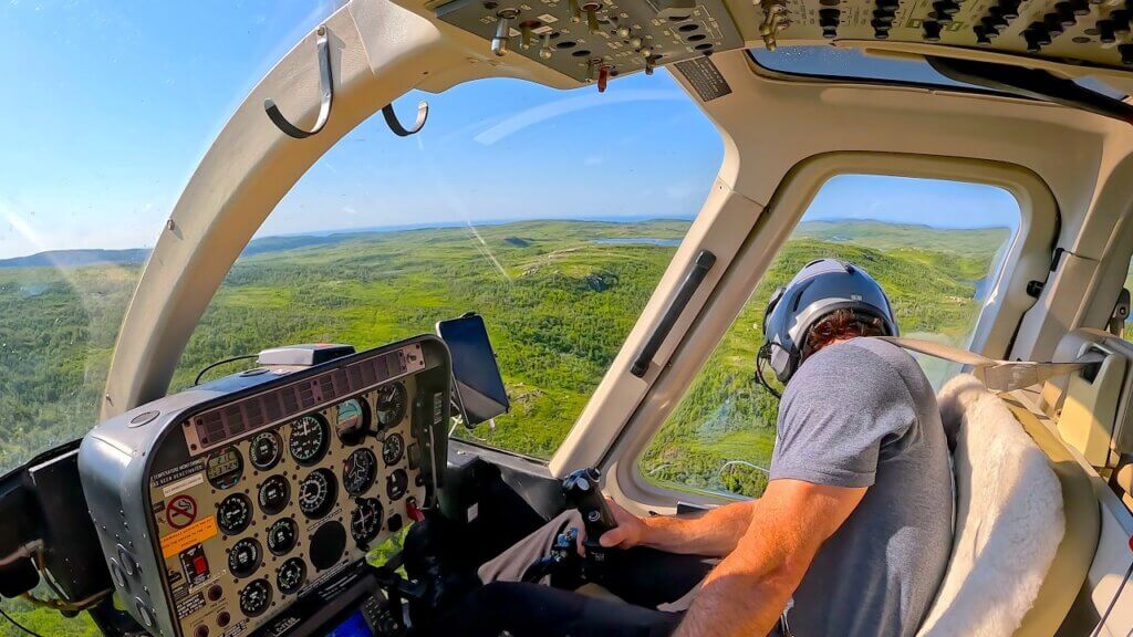 Air Methods signs to purchase 3 Bell 407GXis, accepts delivery of